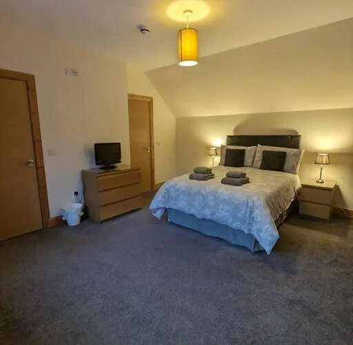 56 Bayhead Stornoway, 7 Bedroom House