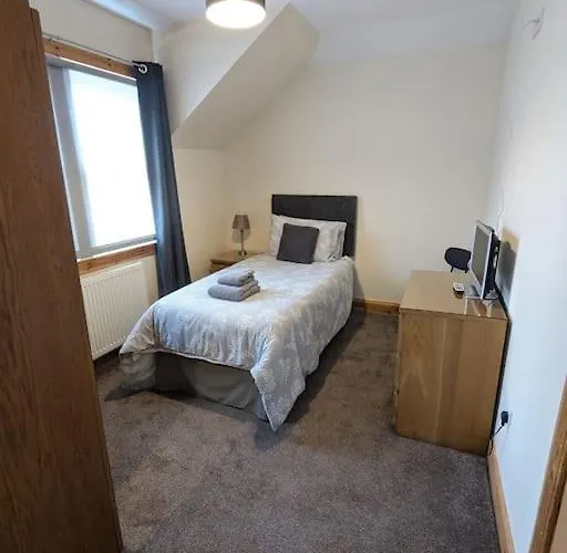 56 Bayhead Stornoway, 7 Bedroom House
