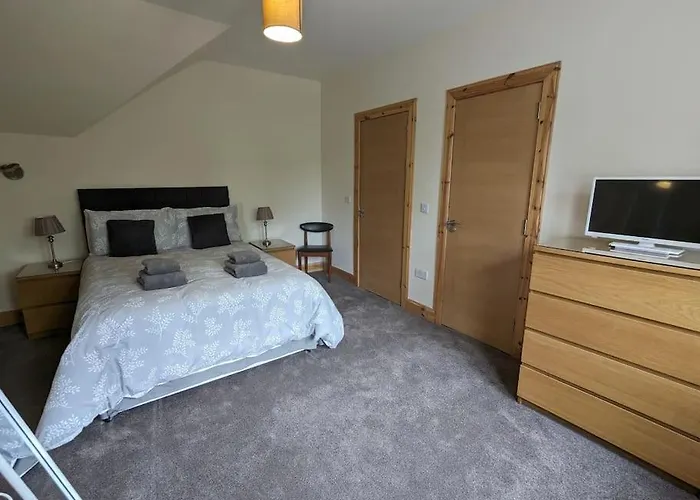 56 Bayhead Stornoway, 7 Bedroom House