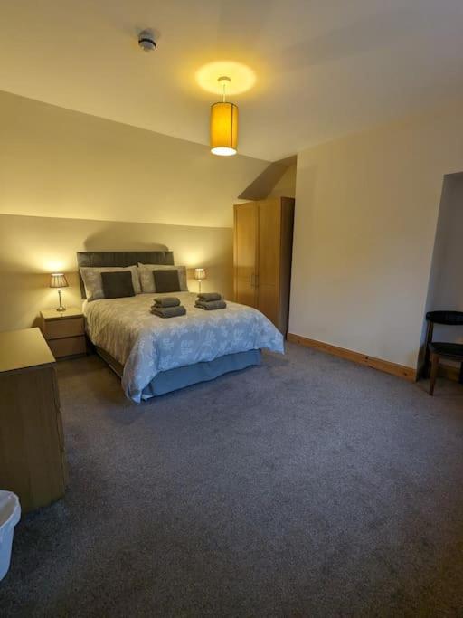 56 Bayhead Stornoway, 7 Bedroom House * Stornoway (Isle of Lewis)